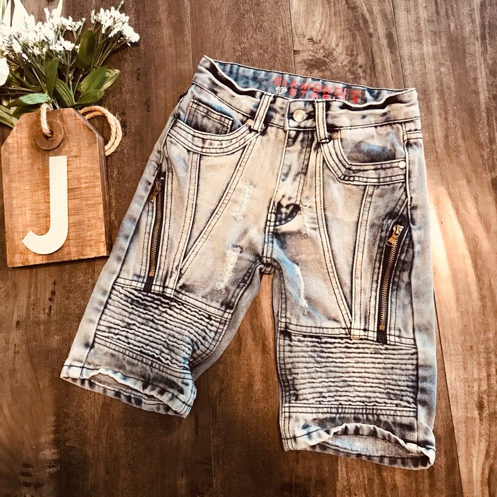 Diamond Stash Size 8 Distressed Boys Shorts w/Zipper Detail
